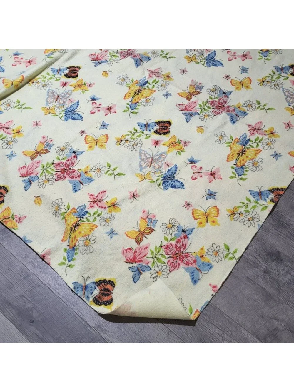 Vintage Cannon Mills Butterfly Blanket Twin Pale yellow Pilled Soft comfy